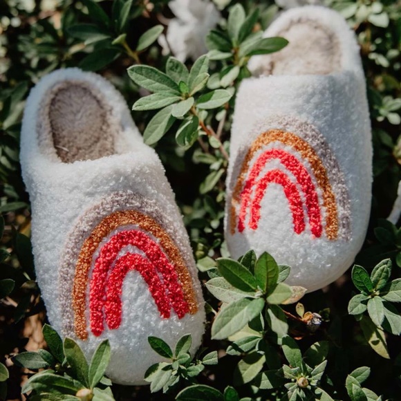 Manifesting Daydreams Shoes - NEW • Pink Rainbow Sherpa Slippers